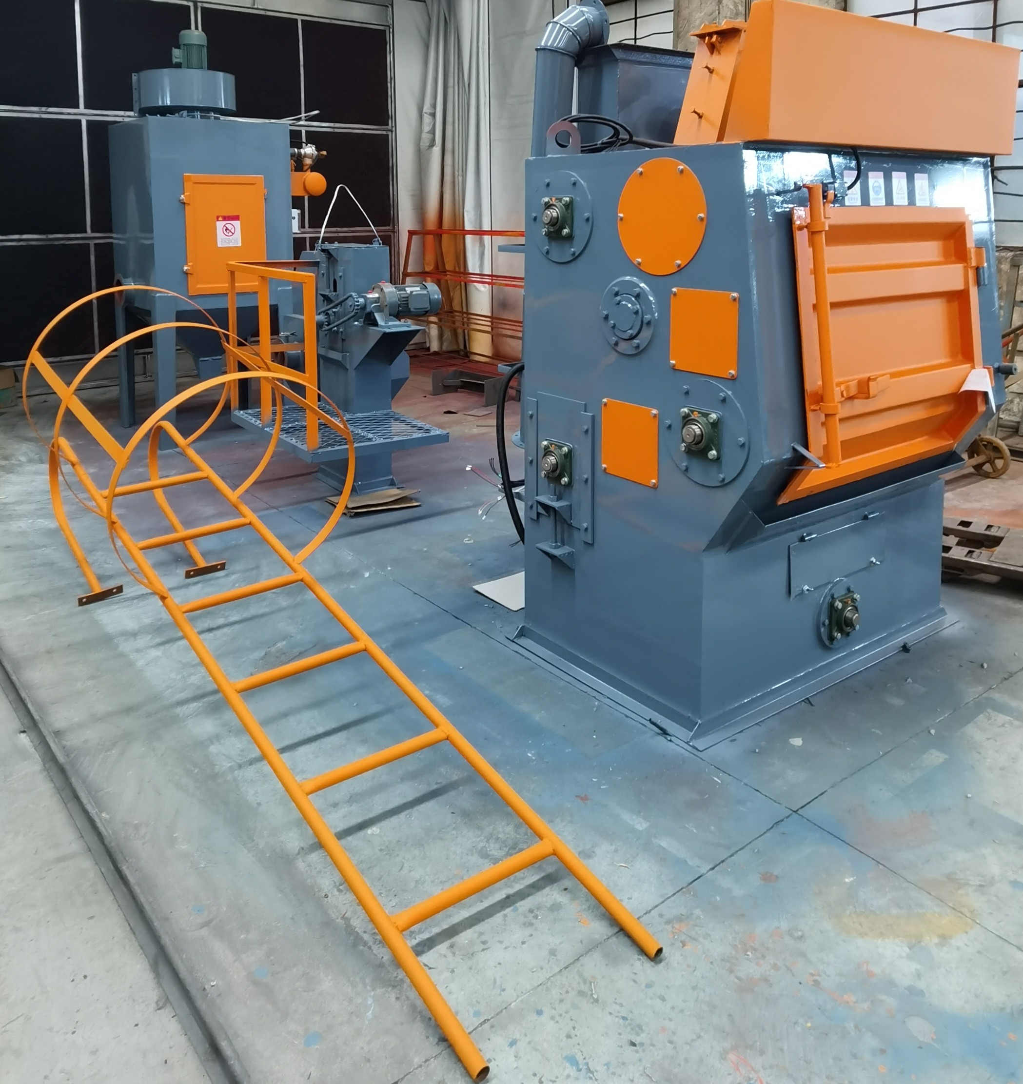 crawler-type shot blasting machine